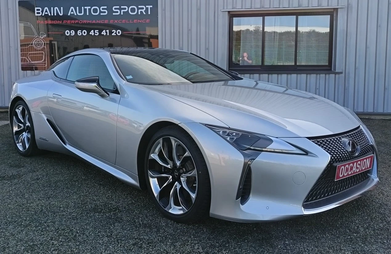 Vente de voitures premium Bain-de-Bretagne - Lexus d'occasion hybride haut de gamme certifiée