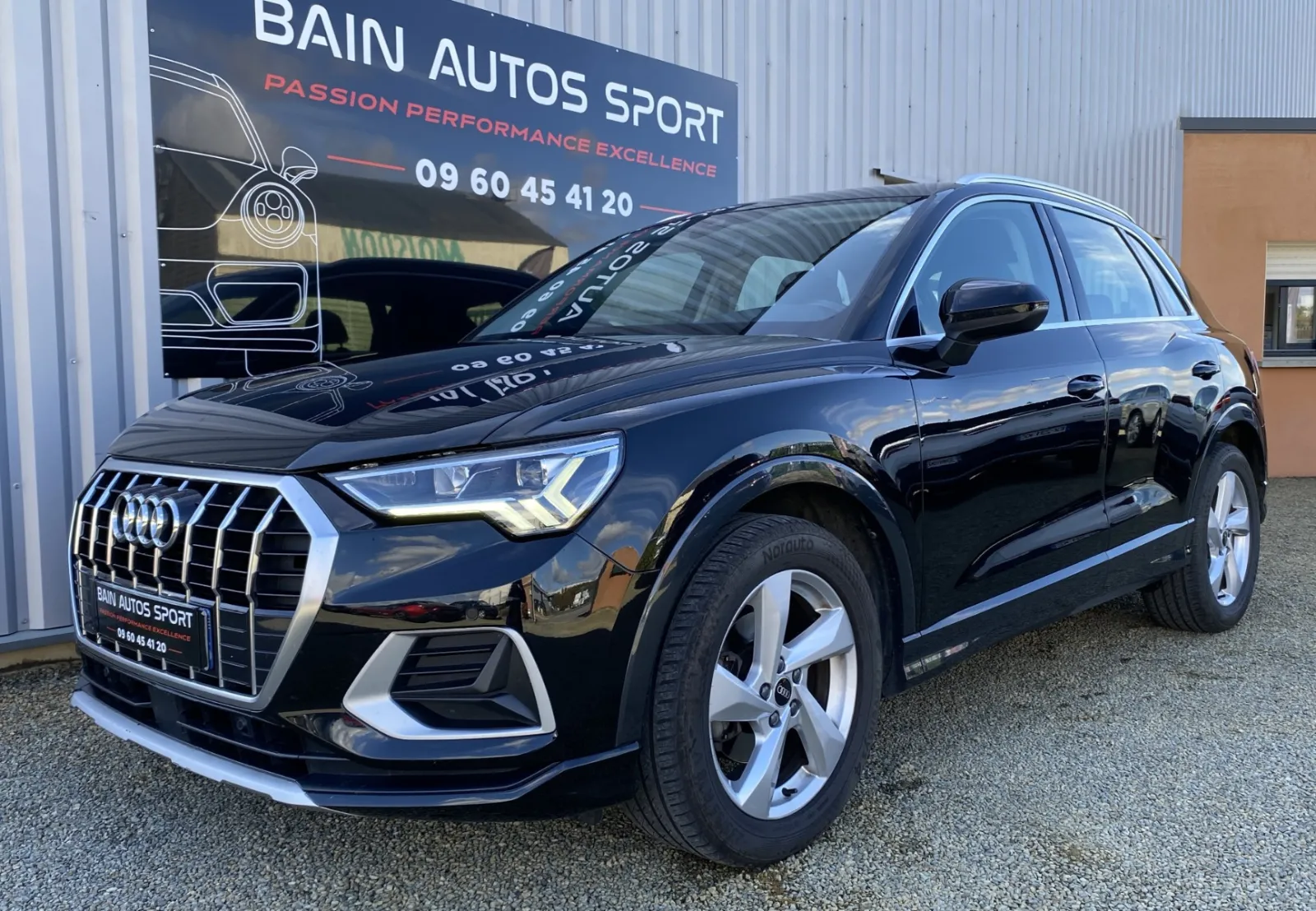 Audi Q3 35 TDI Design Luxe S-tronic d'occasion, photo 1 sur 34