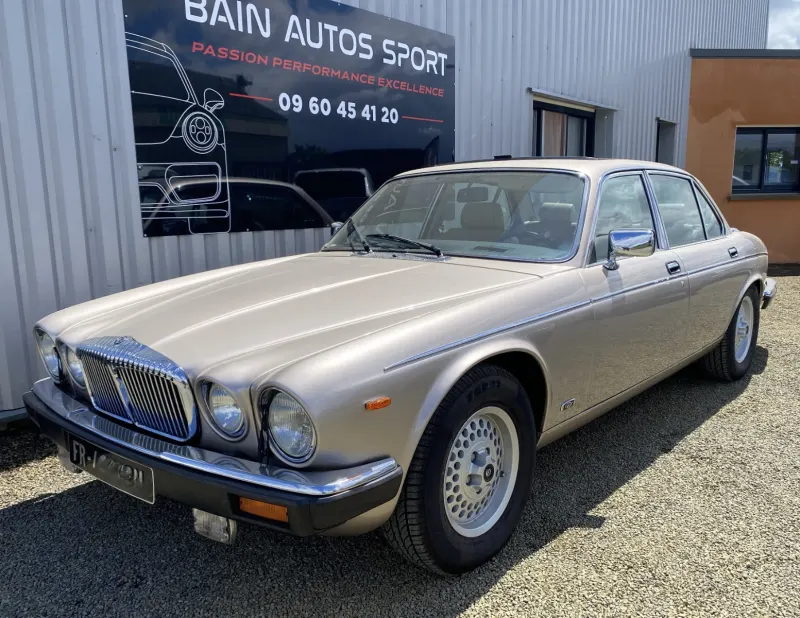 Daimler Double 6 1991 d'occasion chez BAIN AUTOS SPORT